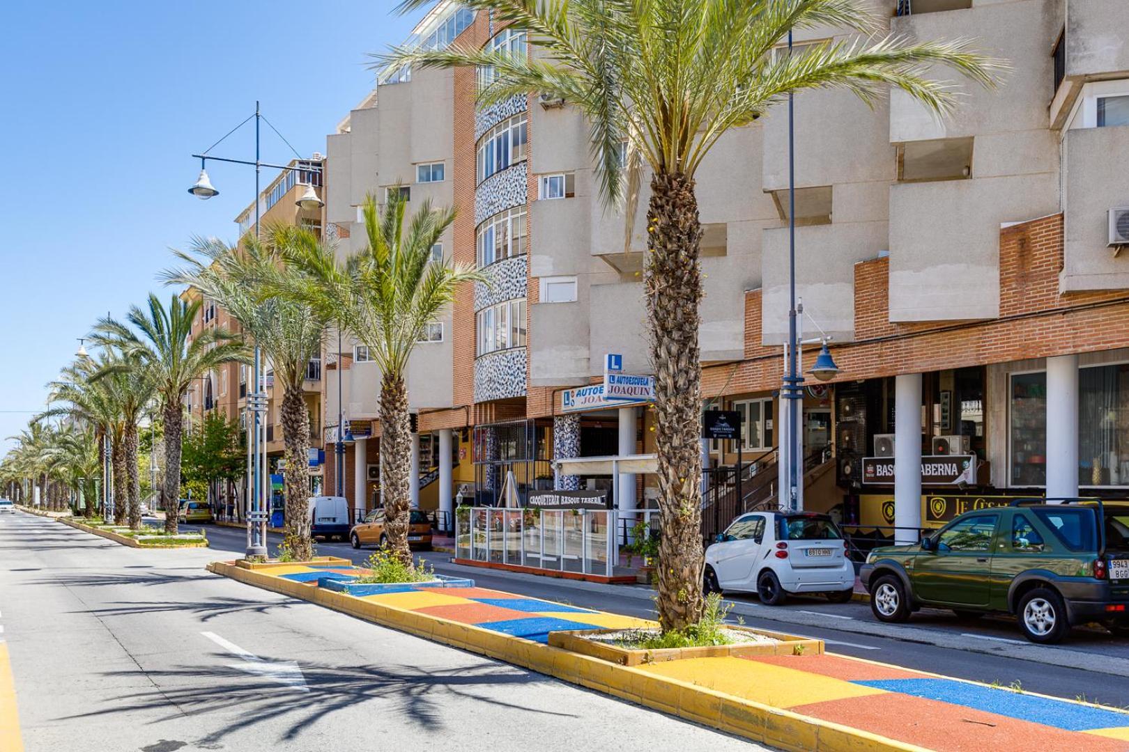 Apartment Near Beach, Playa Del Cura Torrevieja Bagian luar foto